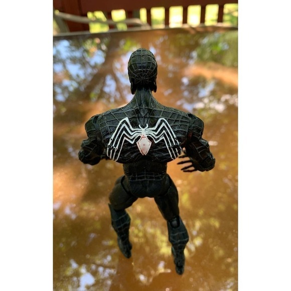 Marvel Comics Venom Action Figure - Picture 6 of 9